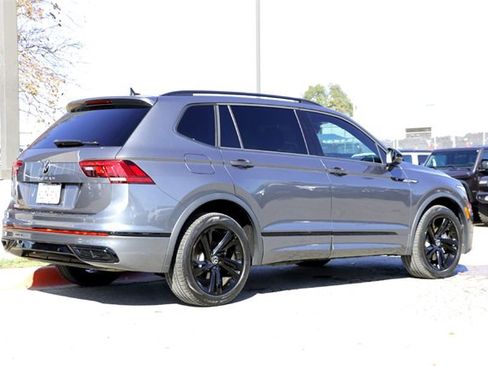 Used 2023 Volkswagen Tiguan SE R-Line image 5