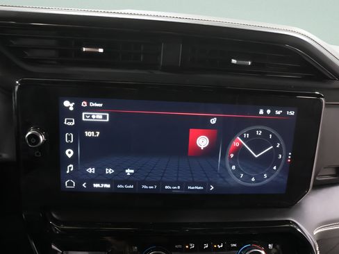 Used 2025 GMC Sierra 2500 AT4X AWD/4WD image 12