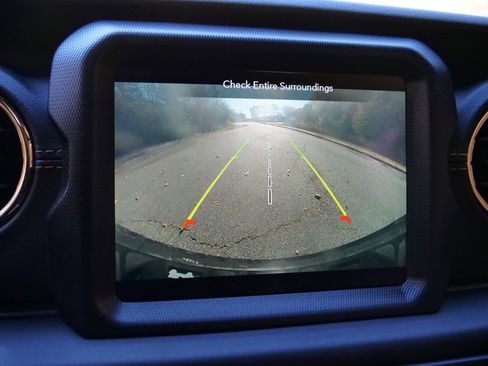 Used 2021 Jeep Wrangler Unlimited Sahara image 16