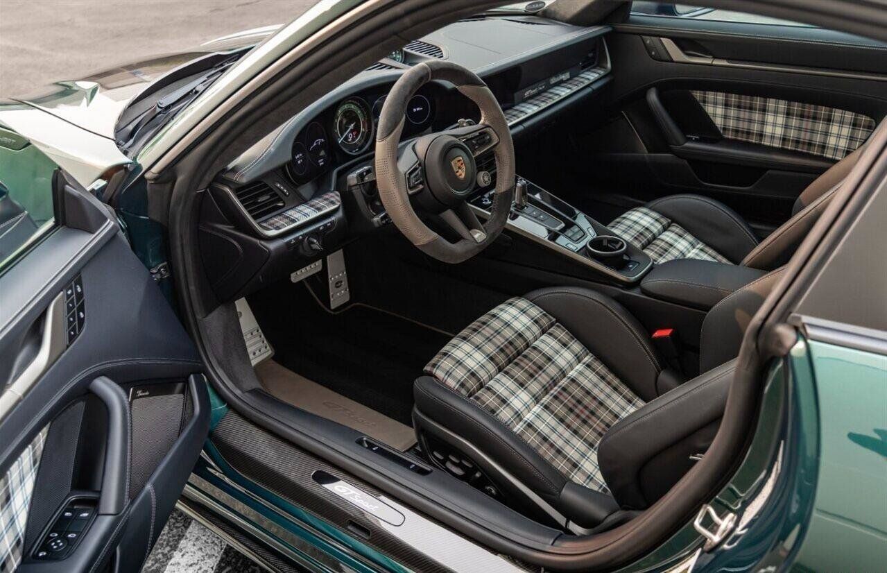 Used 2025 Porsche 911 Turbo S AWD/4WD image 27