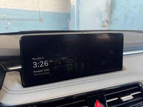 Used 2025 Genesis G70 2.5T image 21