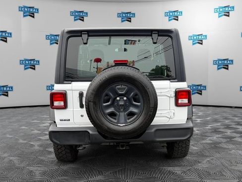 Used 2022 Jeep Wrangler Sport AWD/4WD image 5