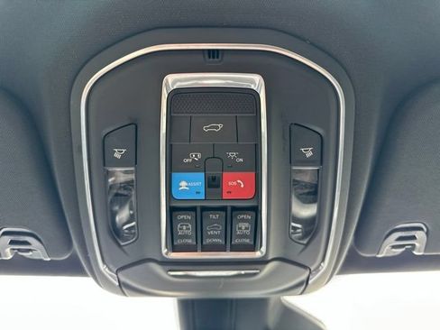 Used 2023 Jeep Wagoneer Series II RWD image 24