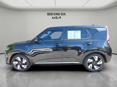Used 2024 Kia Soul GT-Line FWD image 2