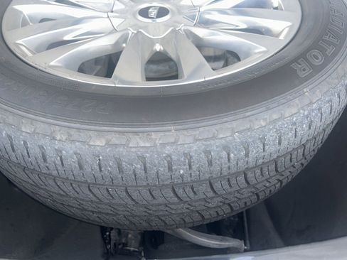 Used 2022 Cadillac Escalade Premium Luxury image 3