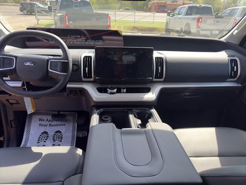 New 2026 Ford Expedition Active RWD image 21