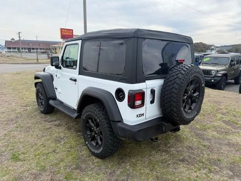 Certified 2022 Jeep Wrangler Sport AWD/4WD image 5