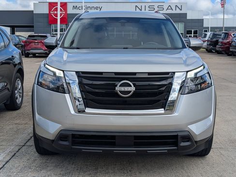 Used 2025 Nissan Pathfinder SV FWD image 6