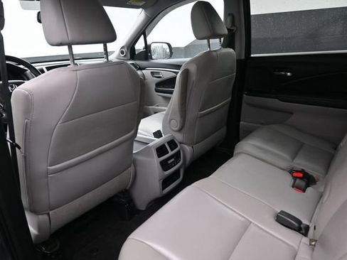 Used 2017 Honda Pilot EX-L image 2