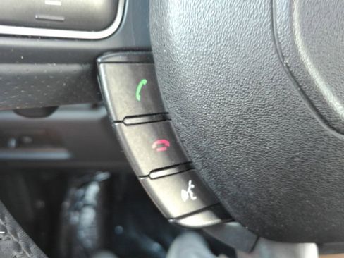 Used 2018 Land Rover Range Rover Evoque SE Dynamic image 38