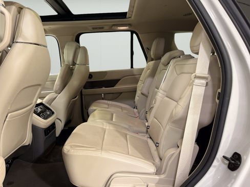 Used 2021 Lincoln Navigator Reserve RWD image 12