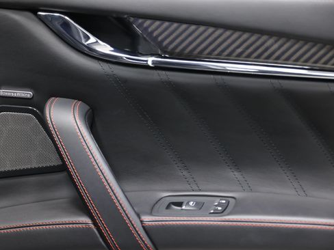 Used 2022 Maserati Quattroporte Trofeo RWD image 86