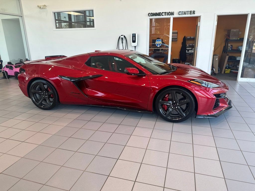 Used 2025 Chevrolet Corvette Z06 RWD image 6
