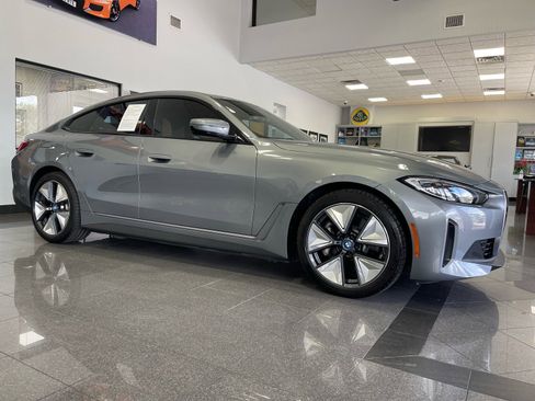 Used 2022 BMW i4 eDrive40 RWD image 7