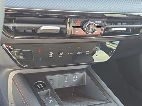 New 2026 Nissan Kicks SR FWD image 24