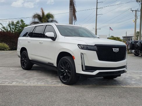 Used 2024 Cadillac Escalade Sport Platinum w/ LPO, ONYX Package image 7