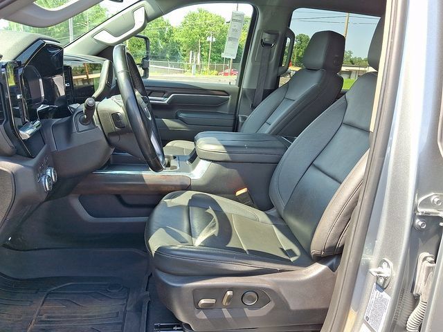 Used 2024 GMC Sierra 2500 SLT w/ SLT Premium Package AWD/4WD image 9