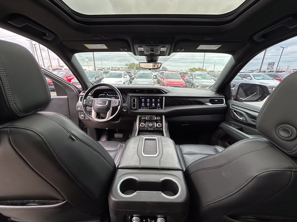 Used 2021 GMC Yukon Denali w/ Denali Premium Package RWD image 9