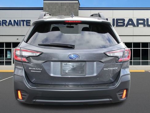 Used 2020 Subaru Outback Premium image 9