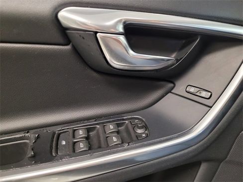 Used 2016 Volvo V60 T5 Premier image 26