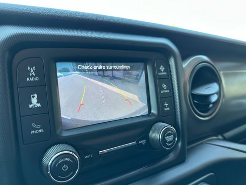 Used 2018 Jeep Wrangler Unlimited Sport S image 14