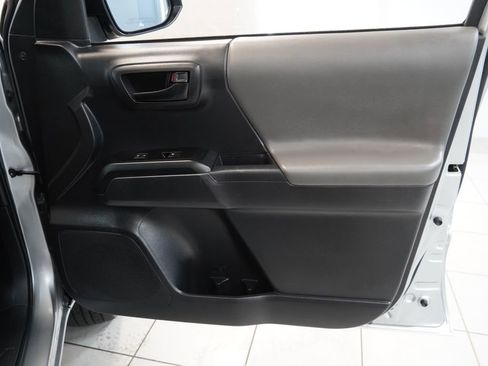 Used 2023 Toyota Tacoma SR AWD/4WD image 32