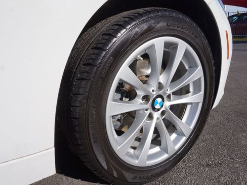 Used 2017 BMW 320i Sedan image 11