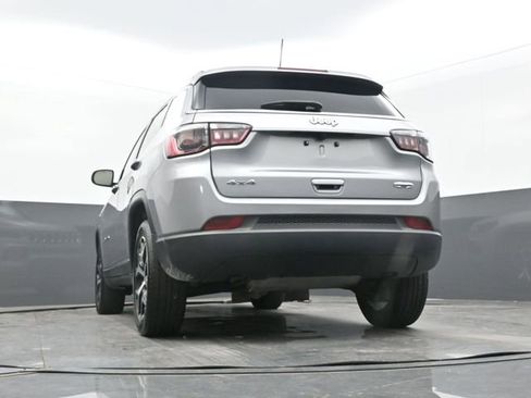 Used 2024 Jeep Compass Latitude image 57