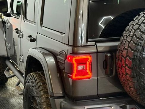 Used 2022 Jeep Wrangler Unlimited Rubicon w/ Trailer Tow Package image 11