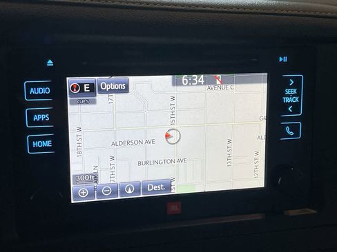 Used 2017 Toyota Sienna Limited Premium image 18