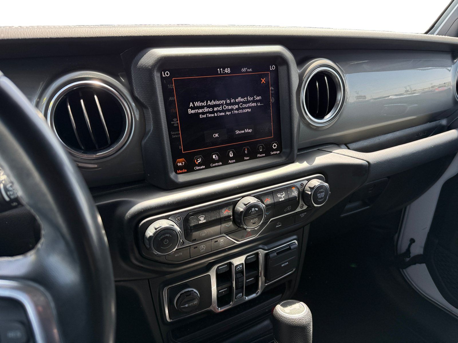 Used 2022 Jeep Wrangler Unlimited Sahara AWD/4WD image 13