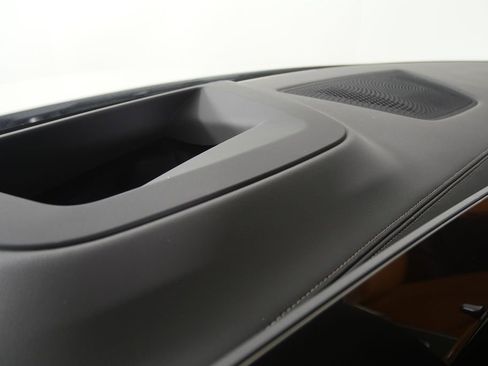 Certified 2026 BMW X5 xDrive50e w/ M Sport Package image 19