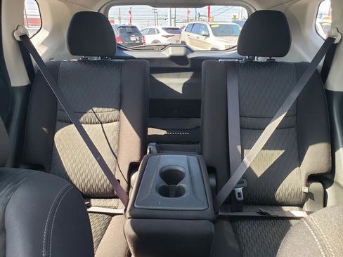 Used 2018 Nissan Rogue SV w/ Sun & Sound Touring Package image 14