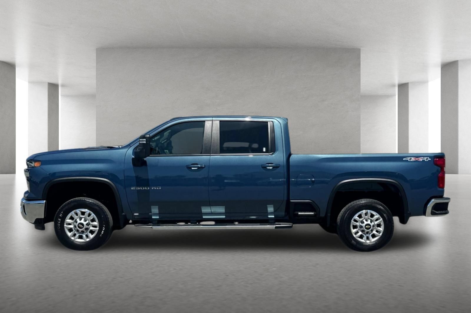 Used 2025 Chevrolet Silverado 2500 LT w/ Convenience Package AWD/4WD image 7