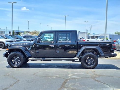 New 2025 Jeep Gladiator Sport image 3