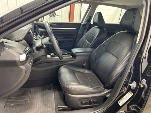 Used 2023 Nissan Altima 2.0 SR FWD image 13