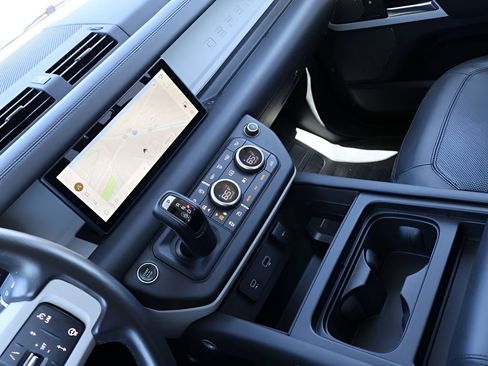 Used 2024 Land Rover Defender 110 S AWD/4WD image 18