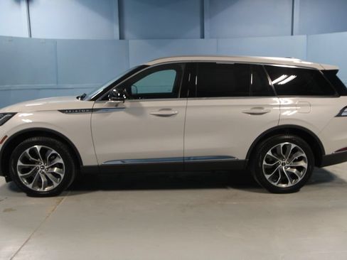 Used 2025 Lincoln Aviator Reserve w/ Illumination Package AWD/4WD image 37