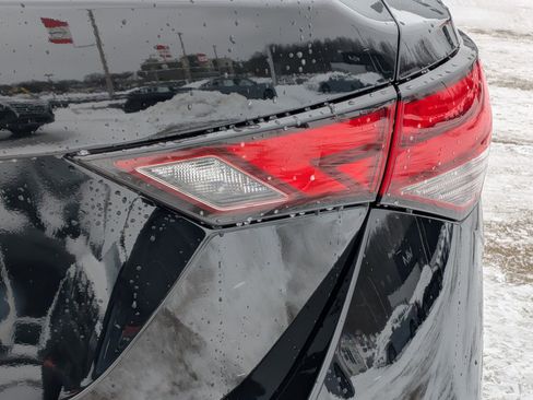 Certified 2025 Nissan Sentra SV image 34