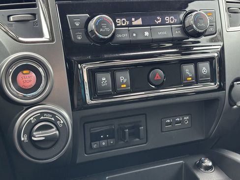 Used 2019 Nissan Titan Platinum Reserve w/ Platinum Utility Package image 20