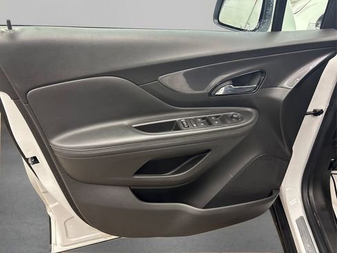 Used 2022 Buick Encore Preferred w/ Safety Package image 22