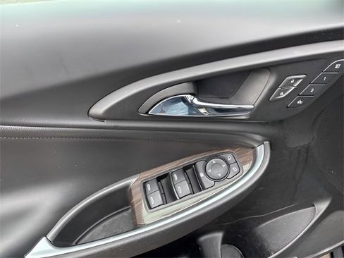Used 2022 Chevrolet Malibu Premier image 20