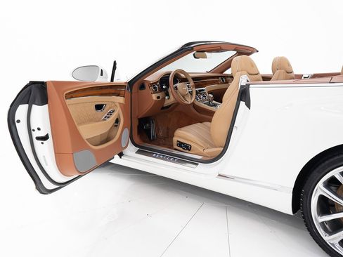 Certified 2020 Bentley Continental GT image 17
