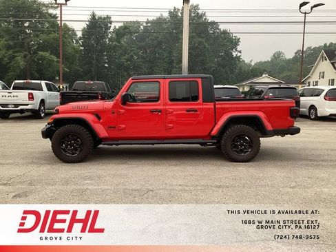 Used 2023 Jeep Gladiator Sport AWD/4WD image 4