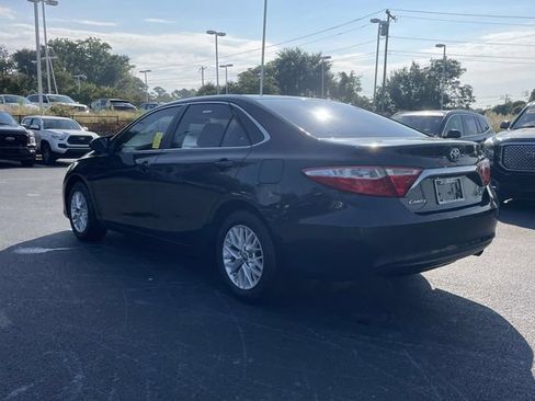 Used 2016 Toyota Camry LE FWD image 5