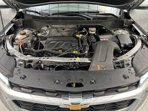 Used 2025 Chevrolet Trax LT w/ LT Convenience Package FWD image 58