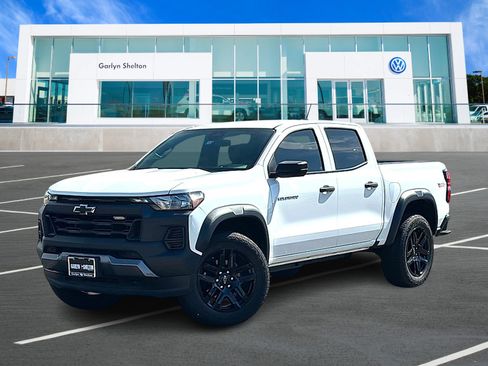 Used 2023 Chevrolet Colorado Trail Boss w/ Advanced Trailering Package AWD/4WD image 1