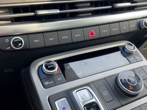 Used 2024 Hyundai Palisade Calligraphy image 30