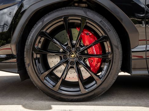 Used 2022 Lamborghini Urus AWD/4WD image 13