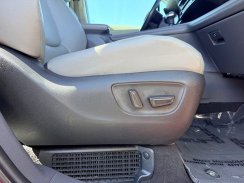 Used 2022 Toyota Sienna XLE AWD/4WD image 25